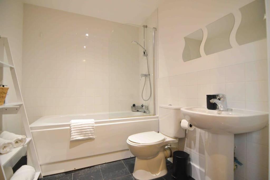 Cosy, Centrally Located Studio With Gated Parking! Loughborough Exterior foto